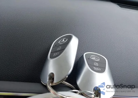 2022 Mercedes-Benz C 300 4Matic z USA, uszkodzony, nr VIN W1KAF4HBXNR039848